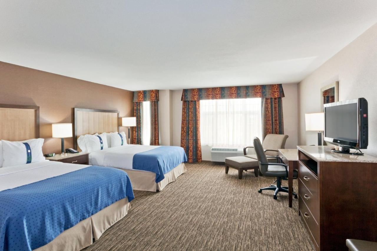 Holiday Inn Hotel & Suites Surrey East - Cloverdale By Ihg Exterior photo