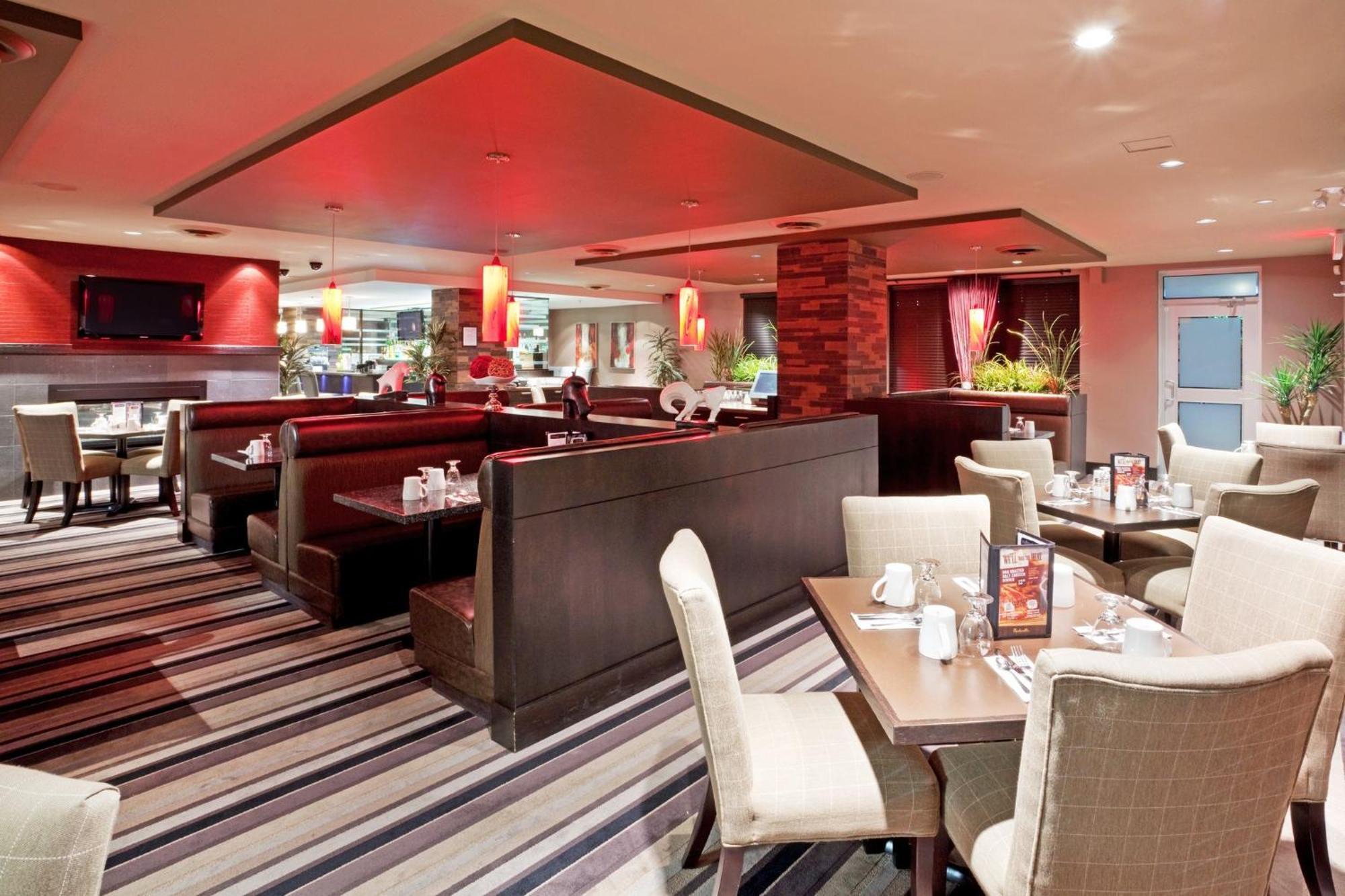 Holiday Inn Hotel & Suites Surrey East - Cloverdale By Ihg Exterior photo