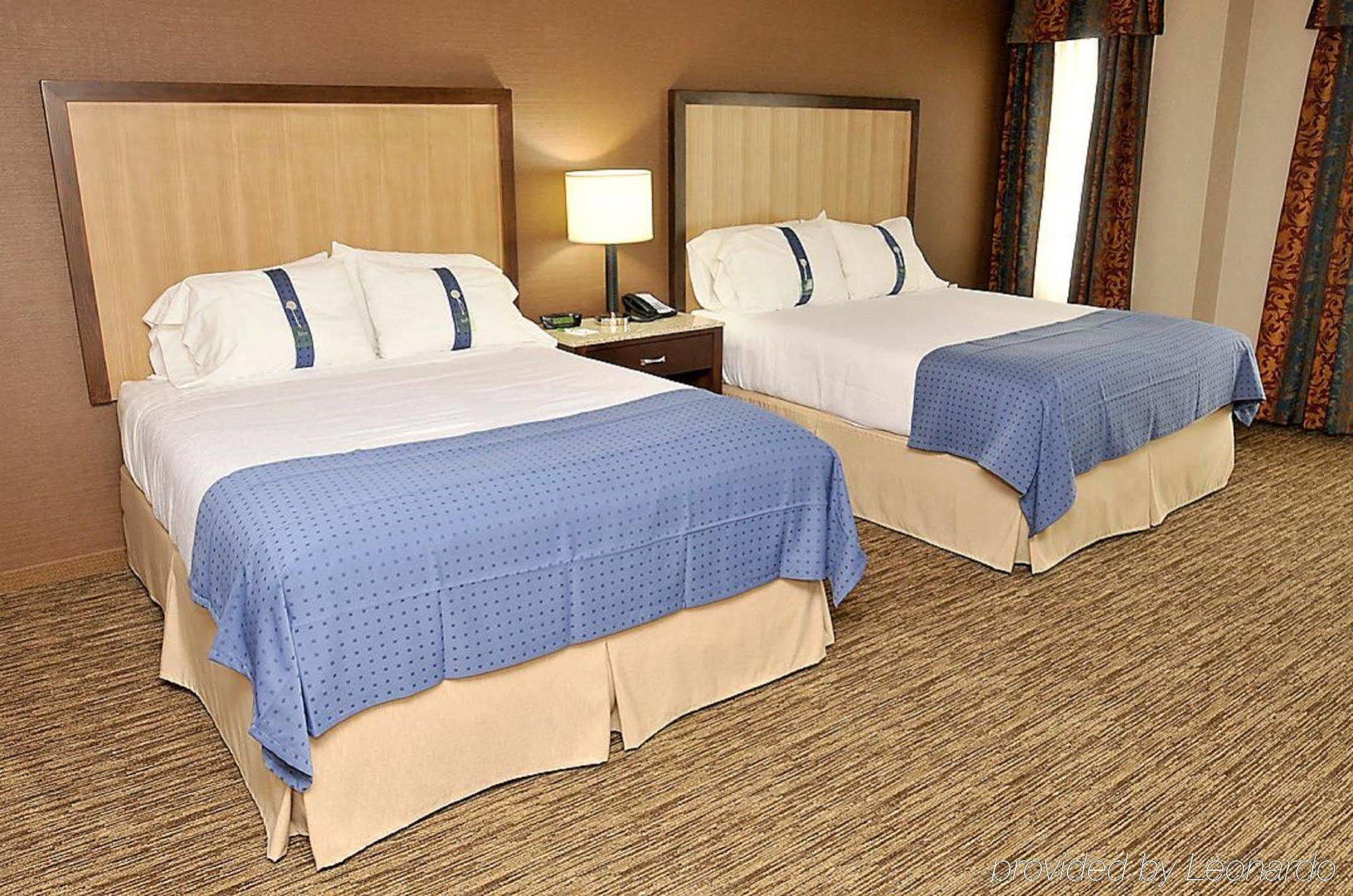Holiday Inn Hotel & Suites Surrey East - Cloverdale By Ihg Room photo